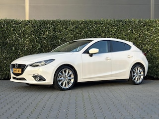 Mazda 3 2.0 GT-M, BOSE, NAVI, CRUISE, HUD, PDC, LED, CLIMATE CONTROL, STOELVERWARMING, ELEKTRISCHE STOELEN, PARELMOUR, LICHTMETAAL 18"