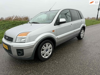 Ford Fusion 1.6-16V Futura automaat , lage km stand !