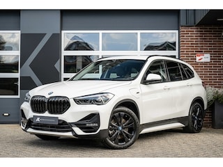 BMW X1 25e xDrive | Sportline | Head-up | Hifi | Trekhaak | Camera | M-Sport stuurwiel | | 18' inch |