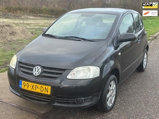Volkswagen Fox 1.2 Trendline 3-Drs Stuurbekrachtiging Audio-CD/Mp3 LMV 14" Colorpakket ABS Getint glas 2 x Airbag Nieuwe Apk!