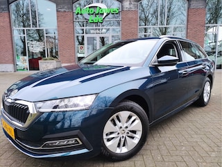 Skoda Octavia Combi 1.0 TSI Business Edition Wegklapbare trekhaak - Chroompakket - Elektrische achterklep - NL auto