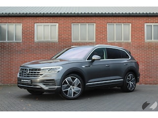 Volkswagen Touareg 3.0 TSi eHybrid 4MOTION | Pano | Trekhaak | Memory |