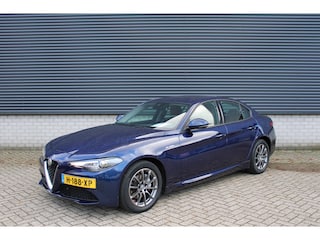 Alfa Romeo Giulia Super 2.0 TURBO 200pk Automaat I Adaptieve Cruise I Bruin Leer I Camera I Parkeersensoren Voor & Achter I Apple Carplay/Android Auto