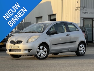 Toyota Yaris 1.3 VVTi Terra AIRCO/EL RAMEN/LEVERING MET NIEUWE APK KEURING!