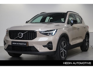 Volvo XC40 B4 Plus Dark Mild Hybrid 197pk | 2000 kg trekgewicht | Trekhaak | Stuur & Stoelverwarming | Pilot Assist | Elektrische Achterklep | Elektrische Stoelen | Google Services | Harman Kardon |