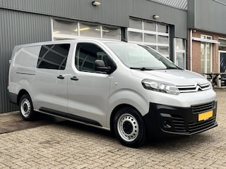 Citroën Jumpy 2.0 BlueHDI DC L2H1 Marge BTW en BPM vrij!! Airco Cruise controle Trekhaak 2500kg Navigatiesysteem 5-Persoons Parkeerhulp achter Apple carplay 1e eigenaar Euro 6 Bpm en Btw vrij voor particulier gebruik !!