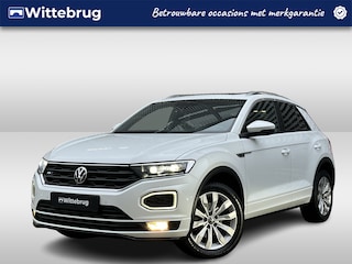 Volkswagen T-Roc 1.5 TSI 150PK DSG R-Line / Panorama dak / Digital Cockpit Pro / Elektrisch Achterklep /  Afneembare  Trekhaak / Achteruitrijcamera / 17''LMV