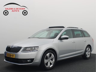 Skoda Octavia Combi 1.2 TSI Greentech Elegance Businessline AUTOMAAT / TREKHAAK / RS-STOELEN / XENON / PANORAMADAK / CANTON / KEYLESS / STOELVERW / GR NAVI / NL-AUTO