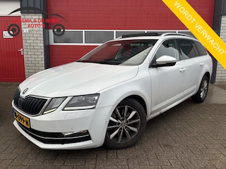 Skoda Octavia Combi 1.4 TSI Greentech Style Business AUTOMAAT / PANORAMADAK / KEYLESS / FULL LED / CAMERA / SFEER / RS-STOELEN / CANTON / GR NAVI / NL-AUTO