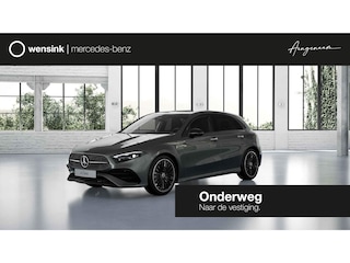 Mercedes-Benz A-klasse 180 Business Solution AMG | Panoramaschuifdak | Premium plus | Head-Up | Stoelverwarming | Achteruitrijcamera |  MULTIBEAM LED |