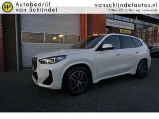BMW X1 XDRIVE 23I 204PK M-SPORT SUPER NETTE STAAT VOLLEDIG DEALER ONDERHOUDEN ELECTR.TREKHAAK 360CAMERA ZWARTE HEMEL VOL LEDER STOELVERWARMING CRUISE CLIMA KEYLESS ELECTR.KLEP LMV FULL LED ENZ...