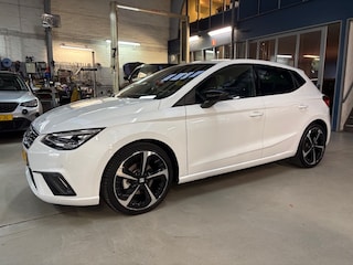 Seat Ibiza 1.0 TSI 115pk DSG-7 FR Business Intense | Apple carplay / Android auto | Camera | Half leder- Alcantara | Stoelverwarming | NAP | Rijklaar prijs!