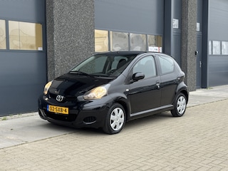 Toyota Aygo 1.0-12V Comfort | 13 jaar 1 eigenaar | Compleet Dealer Onderhouden | 5 Deurs | Airco | Electrische Ramen | Garantie
