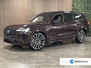 Volvo XC90 T8 AWD Recharge Ultra Dark Vol! | Luchtvering | Bowers & Wilkins | 455pk | Alcantara hemel | 360° Camera | Head-Up Display | Lederen zonnekleppen en handgrepen | Adaptieve Cruise Control | Stoelverwarming voor+achter | Stuurwielverwarming | 22 Inch | Schuifdak | Full LED Meesturende koplampen | Pilot Assist | BLIS Dode Hoek Detectie | Elektrische voorstoelen geheugen | Nordico Microtech Cardamom bekleding | Zitting verlenging voorstoelen | Lederen dashboard | Gelamineerde/geluidwerende zijruiten | Google Infotainment | Keyless Drive | Parkeersensoren voor en achter | Privacy Glass | Elektrisch bedienbare achterklep | Geïntegreerd kinderzitje achterin | Geïntegreerde zongordijnen achterportieren | 7-Persoons | 4-Zone Climate Control | Verlichte instaplijsten | 4-Spaaks Sportstuurwiel | Draadloos telefoon opladen | DAB Radio | Apple Carplay/Android Auto | Alarm Klasse III | Volvo On Call met mobiele App functie | Mulberry Red Metallic |