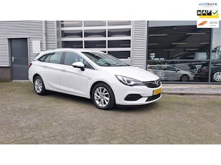 Opel Astra Sports Tourer 1.2 Elegance/Nav/Digitaai dashb/Camera/sport stoelen/Trekhaak/Enz