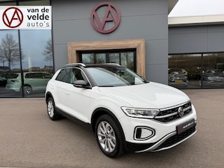 Volkswagen T-Roc 1.5 TSI 150pk DSG Style | Trekhaak | Navi | IQ light | Adapt. Cruise | Rijklaar incl. garantie