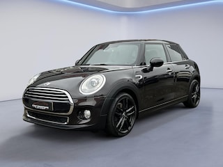 Mini Cooper 1.5 Chili Serious Business /Apple & Android Carplay/Elektrisch Panoramadak/Stoelverwarming/Cruise & Clima control/Isofix/JCW Sportstuur/Sportstoelen/(MET GARANTIE*)