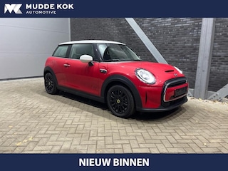 Mini Mini Electric Classic 33 kWh | Half Leder | Stoelverwarming | Navigatie | LED | PDC A