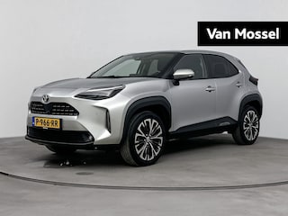Toyota Yaris Cross 1.5 Hybrid 115Pk Adventure Automaat | Navigatie | Apple & Android Carplay | Cruise Control Adaptief | Parkeersensoren & Camera | Stoel- & Stuurverwarming | Climate Control | Electrische Achterklep | Panoramadak |