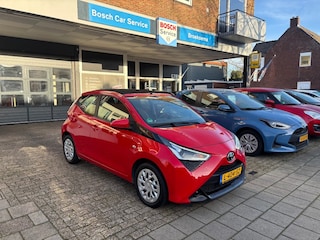 Toyota Aygo 1.0 VVT-I X-PLAY CAB