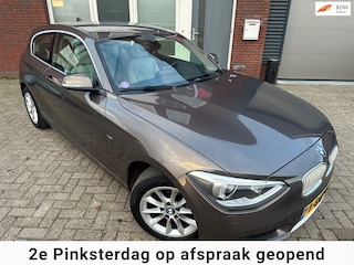BMW 116i Business+ / Leder / Navi / PDC / Stoelverwarming