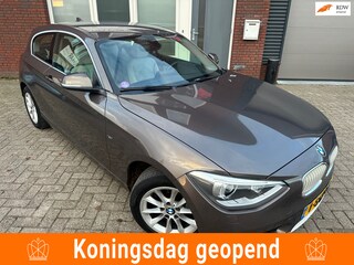 BMW 116i Business+ / Leder / Navi / PDC / Stoelverwarming