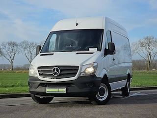 Mercedes-Benz Sprinter 210