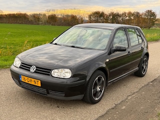 Volkswagen Golf 1.6 Trendline AUT APK 12-2026 Radio