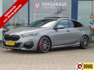 BMW 220i, Harman Kardon / Schuifdak / Sensoren + Camera / Keyless / Leder / Stoel + Stuurverwarming / 19'' LMV