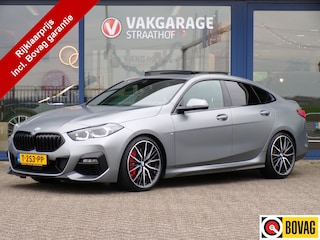 BMW 220i, Harman Kardon / Schuifdak / Sensoren + Camera / Keyless / Leder / Stoel + Stuurverwarming / 19'' LMV