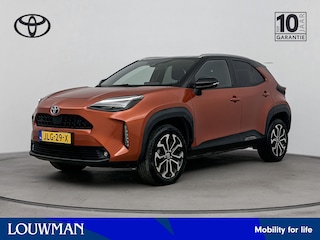 Toyota Yaris Cross 1.5 Hybrid First Edition Bi-Tone | Metaallak | Stoelverwarming | Parkeersensoren Voor+Achter | LM-Velgen | Donker Getinte Achterruiten |