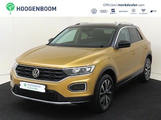 Volkswagen T-Roc 1.5 TSI Life | Parkeersensoren | Adaptieve cruise control | Digital cockpit pro | CarPlay | Stoelverwarming | Airco |