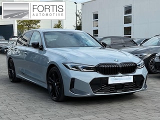 BMW 320d xDrive M-SPORT ** LASER, NAVI+, LEDER, HuD, ACC, SCHUIF/KANTEL, 19-inch LMV, H&K ** 1e EIG - UNFALLFREI - BMW GAR ** ** INFORMEER OOK NAAR ONZE AANTREKKELIJKE FINANCIAL-LEASE TARIEVEN **