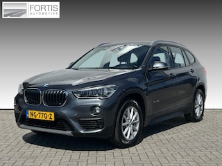 BMW X1 sDrive18i Centennial High Executive NL AUTO | CAMERA | STOELVERW | NAVI | TREKHAAK |