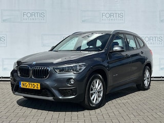 BMW X1 sDrive18i Centennial High Executive NL AUTO | CAMERA | STOELVERW | NAVI | TREKHAAK |
