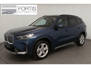 BMW X1 sDrive18iA xLine ** ADAPT. LED, LEDER, PANORAMA, TREKH, ADAPT. CRUISE, ACT. SPORTST ** 1e EIG - Ex BMW-AG - UNFALLFREI ** ** INFORMEER OOK NAAR ONZE AANTREKKELIJKE FINANCIAL-LEASE TARIEVEN **