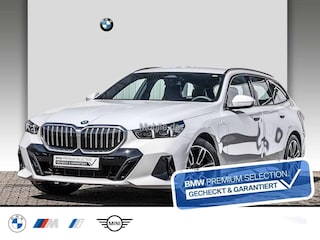 BMW 5-serie Touring 530e xDrive M-SPORT ** LED, NAVI+, LEDER, 19-inch LMV, ALARM, M-ONDERSTEL ** 1e EIG - UNFALLFREI - € 17.900,= onder NP ** ** INFORMEER OOK NAAR ONZE AANTREKKELIJKE FINANCIAL-LEASE TARIEVEN **