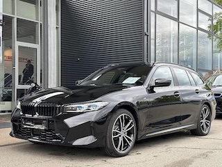 BMW 3-serie Touring 330e M-SPORT ** ADAPT. LED, HALF-LEDER, HuD, ACC, SHADOW LINE, H&K SOUND, 19-inch LMV ** 1e EIG - UNFALLFREI ** ** INFORMEER OOK NAAR ONZE AANTREKKELIJKE FINANCIAL-LEASE TARIEVEN **