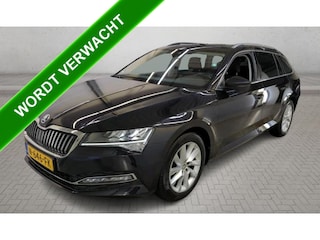 Skoda Superb Combi 2.0 TDI Automaat Bus. Ed. Plus / Panoramadak / Navigatie / Airco-ecc./ Pdc+Camera /  Comfort-Function Pack /