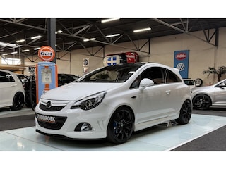 Opel Corsa 1.6 OPC Uniek!! LEER!! Dak!! Cruise!!