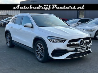 Mercedes-Benz GLA 200 AMG Line Pano LED Leder Camera Sfeerlicht MBUX Trekhaak