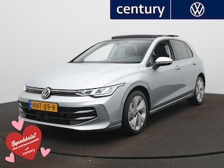 Volkswagen Golf 1.5 eHybrid Life Edition Panoramadak / Camera / Clima