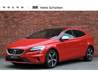 Volvo V40 1.5 T3 Polar+ Sport Trekhaak | Panoramadak | Parkeercamera | Verwarmbare Voorstoelen | Navigatie | Cruise Control | Bluetooth Telefonie & Multimedia | 17'' Lichtmetalen Velgen