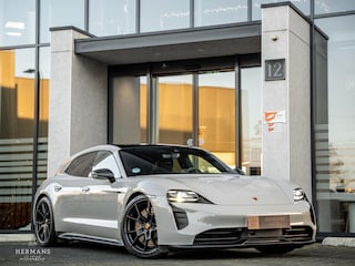 Porsche Taycan GTS 93 kWh / Org. NL / Krijt / Passenger / Carbon / PDCC Sport