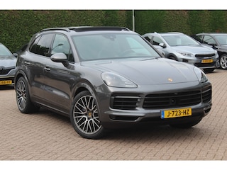 Porsche Cayenne 3.0 E-Hybrid / SOH 93,5% / Trekhaak / Panoramadak / 360Camera / Head-up / 21'' / Keyless / Bose / Sportchrono / Softclose / Stuurverwarming / Leder / Cruise Control