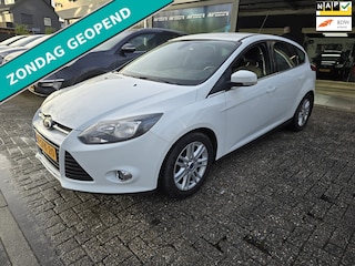 Ford Focus 1.6 EcoBoost Titanium | 1E EIGENAAR | 12MND GARANTIE | NW APK | AIRCO | LMV | CRUISE |