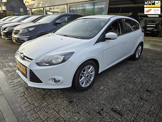 Ford Focus 1.6 EcoBoost Titanium | 1E EIGENAAR | 12MND GARANTIE | NW APK | AIRCO | LMV | CRUISE |