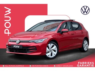 Volkswagen Golf 1.5 eHybrid 204pk DSG Life Edition | SoH 100% | Trekhaak | Panoramadakdak | Navigatie