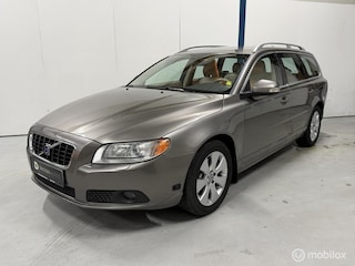 Volvo V70 3.2 Momentum AUTOMAAT / XENON