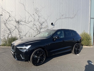 Volvo XC60 2.0 T6 Plug-in hybrid AWD Plus Black Edition | Adaptieve Cruise Control | Schuif-/ Kanteldak | Adaptieve Koplampen | Trekhaak | 360 Camera | Stoel + Stuurverwarming | BLIS Dodehoek Detectie |